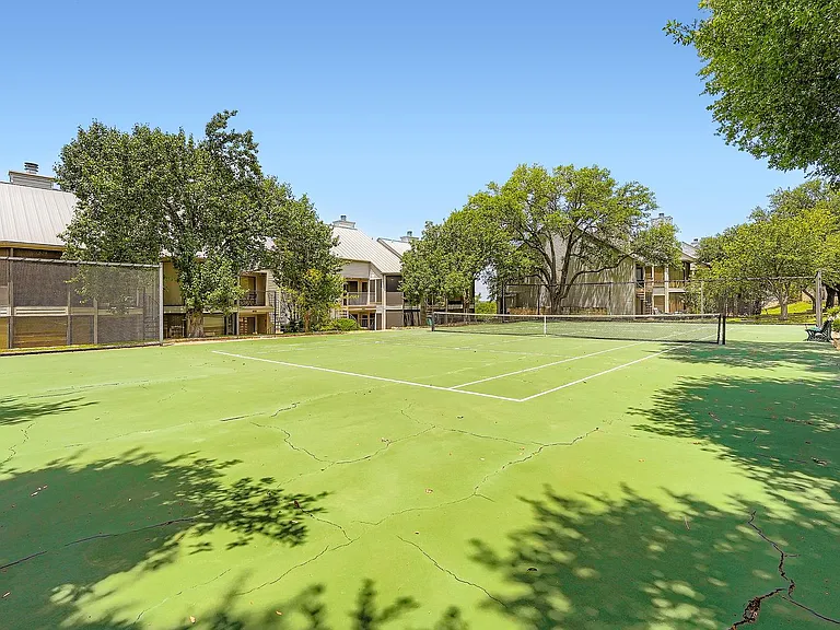 204 World Of Tennis Sq — Photo 23
