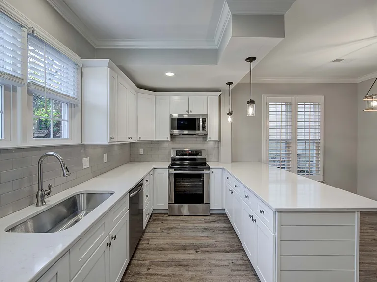 1129 W Main St #4 — Photo 5