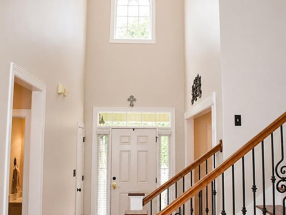 2nd image of 6603 Hampton Bend Cir SE