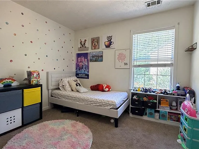 100 Taylors Spring Ct — Photo 13