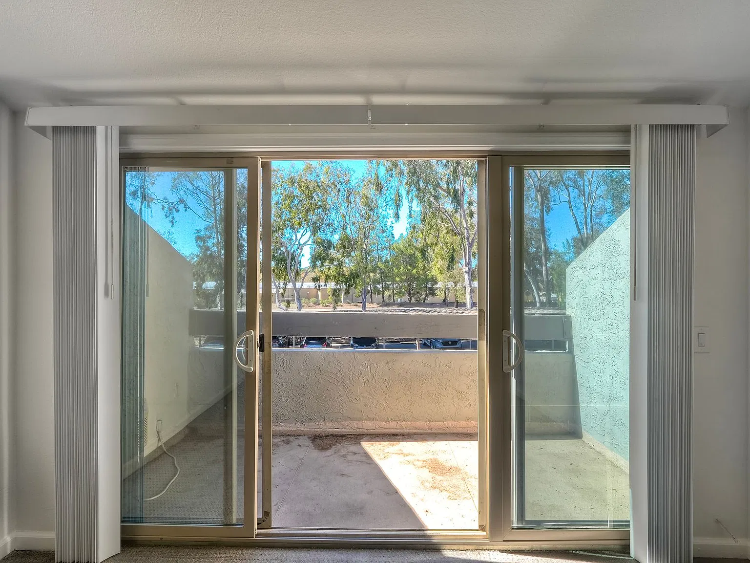 2 bed, 921 sqft, $2,500 — Photo 2