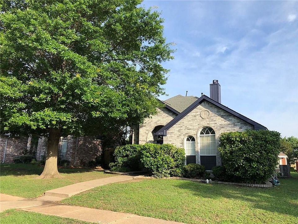 1st image of 1423 Springwood Dr