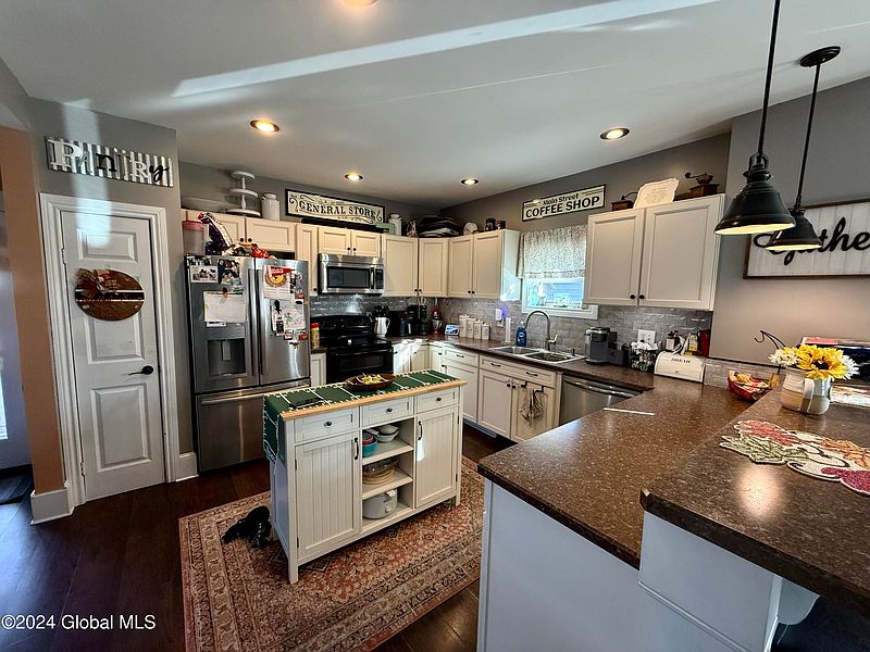 2nd image of 5 Berthoud Street