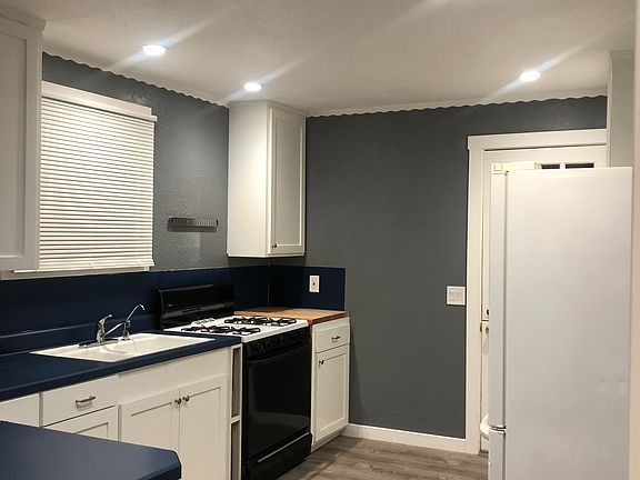 2nd image of 1611 Menlo Ave