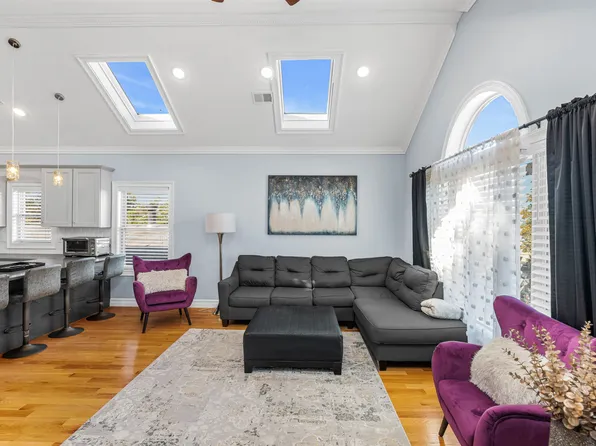 145 Bleecker Street image 3 of 39