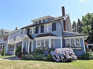 77 Hurstbourne Rd, Irondequoit, NY 14609