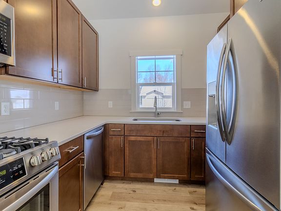 4th image of 1548 Simsbury St #1