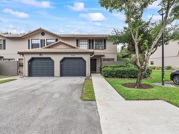 3rd image of 9133 Vineyard Lake Drive #9133