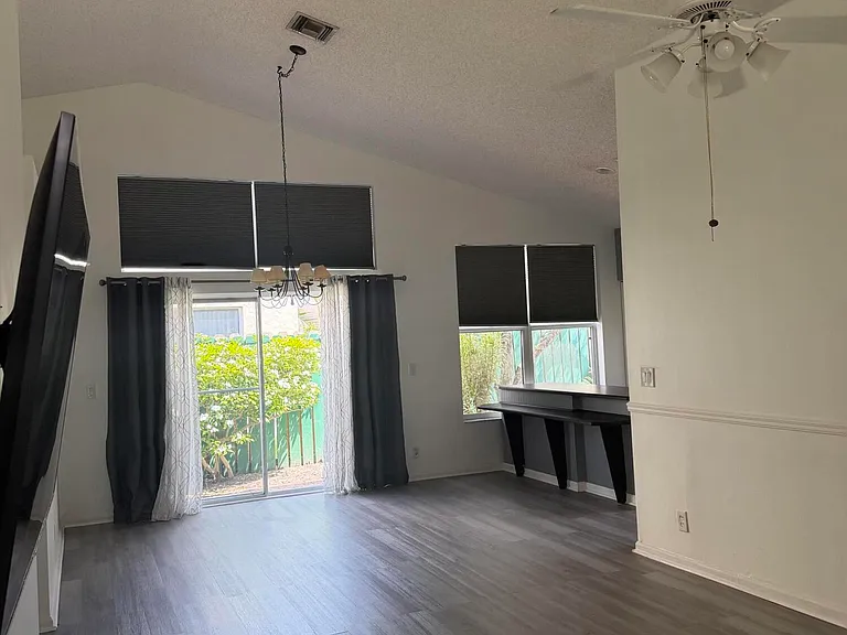1852 Capeside Cir — Photo 6