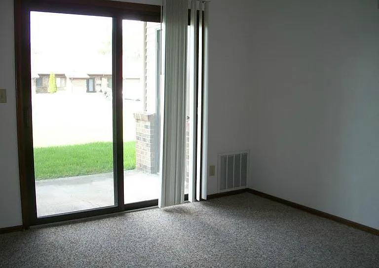 300 S Miller Dr #300 — Photo 14