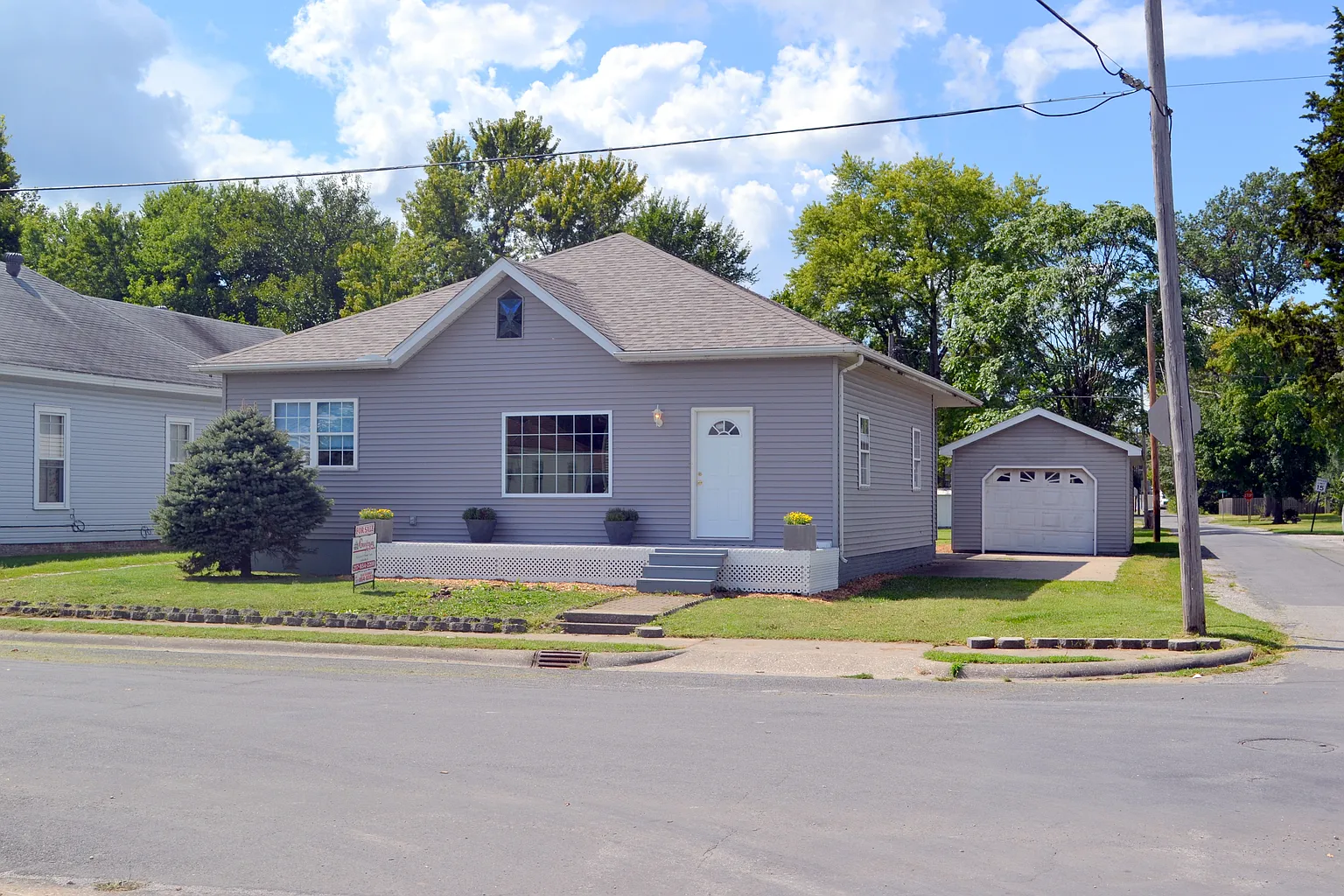 242 N Charles St photo 1