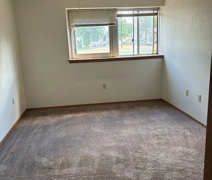 109 E Luverne St #105 — Photo 5