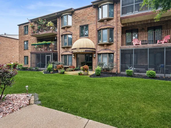 13547 Lamon Ave APT 402, Crestwood, IL 60418
