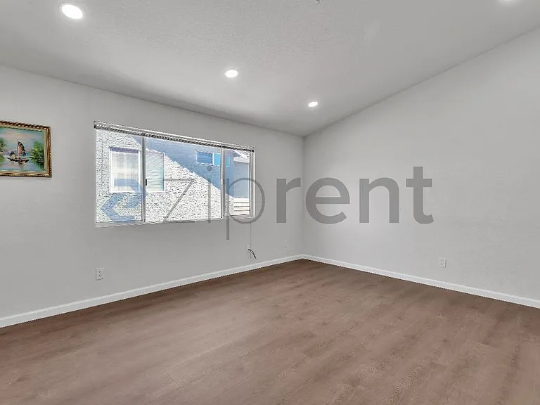 1001 Sandhurst Dr — Photo 41