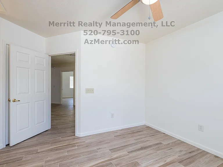 1204 N Winstel Blvd #8 — Photo 21