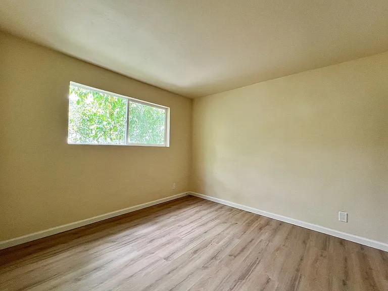 Westview Apartments — Photo 15