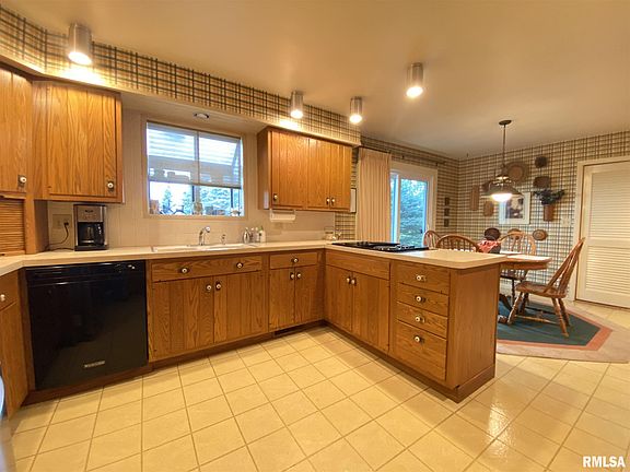 2nd image of 2874 Lincoln Park Dr