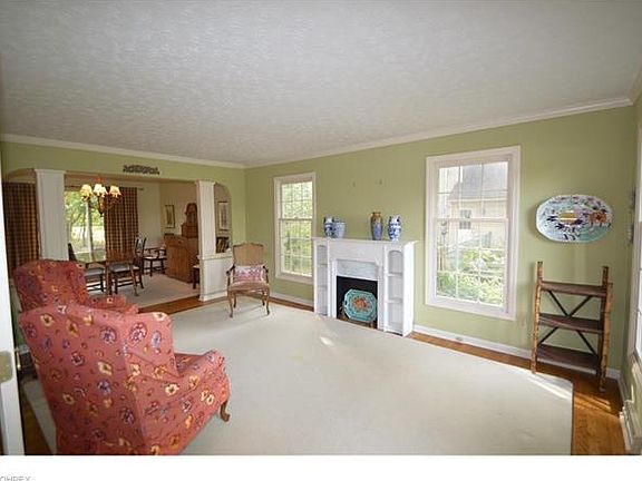 3rd image of 23853 Hilliard Blvd