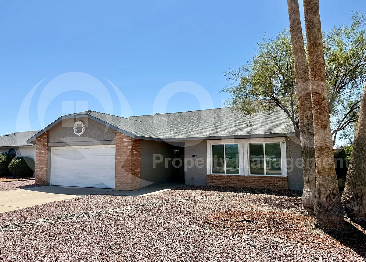 3 bed, 2.0 bath, 1366 sqft, $2,600 — Photo 2