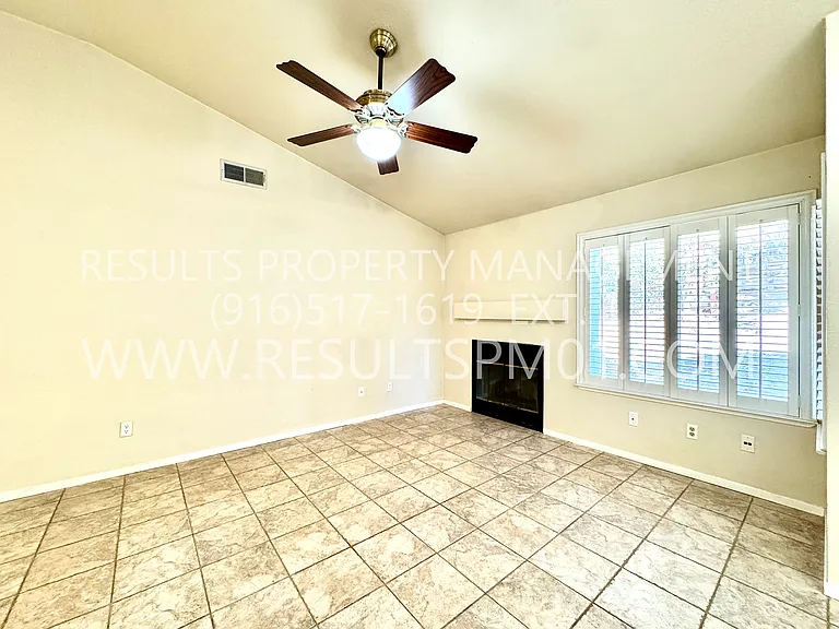 3413 Cobblestone Dr — Photo 4