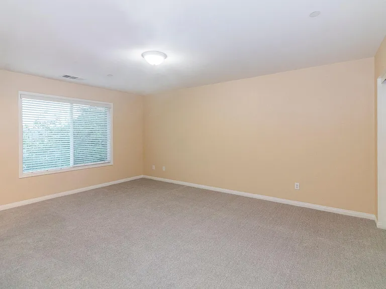 16114 Merrill Ave #4 — Photo 14