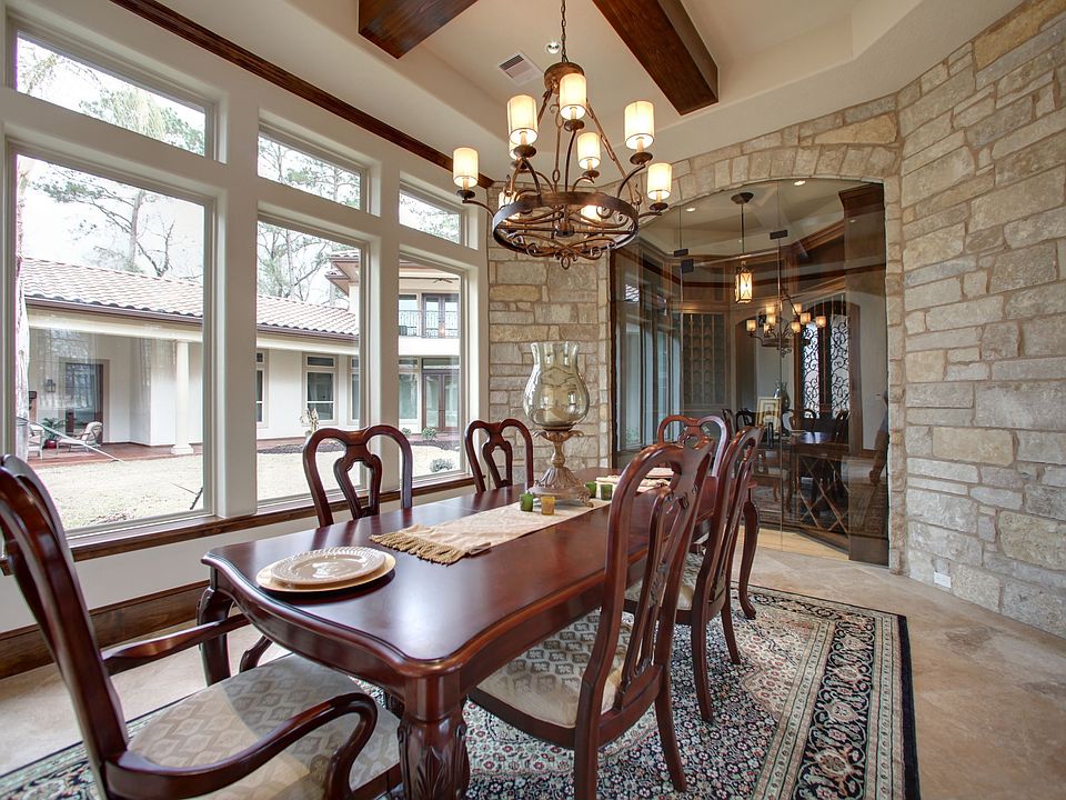 Formal Dining