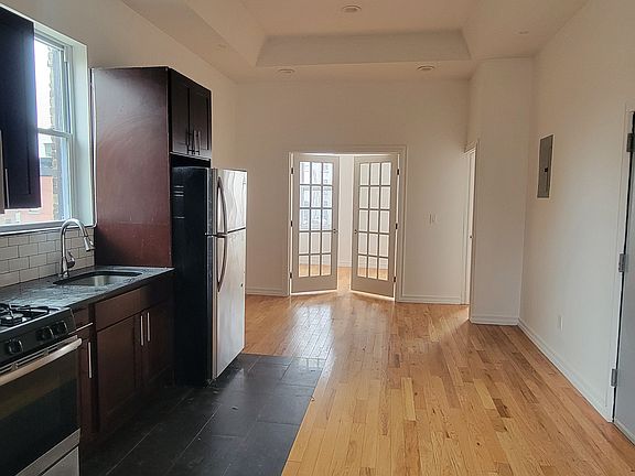 2nd image of 80 Jewett Ave #3