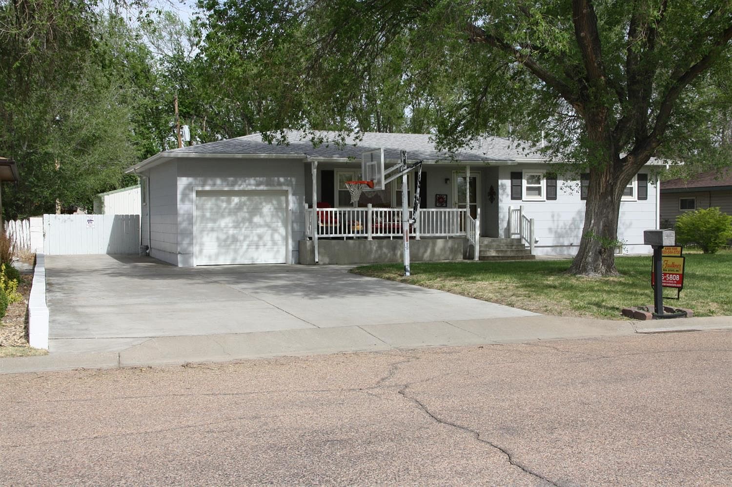 1204 S Madison St, Hugoton, KS 67951 Zillow