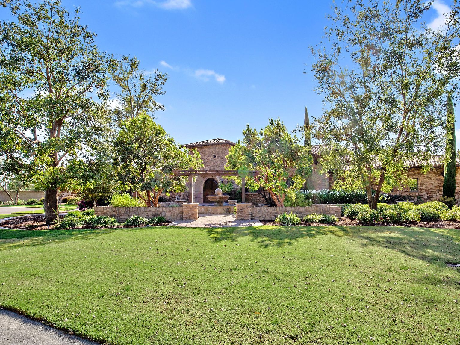 1017 N El Cajon Street, Visalia, CA 93291 Zillow