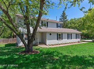 710 Milton Dr, Naperville, IL 60563