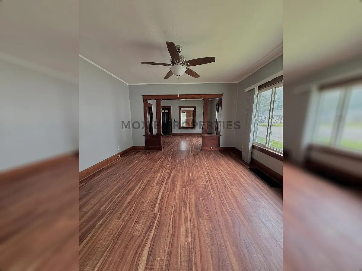 3 bed, 1358 sqft, $1,105 — Photo 4
