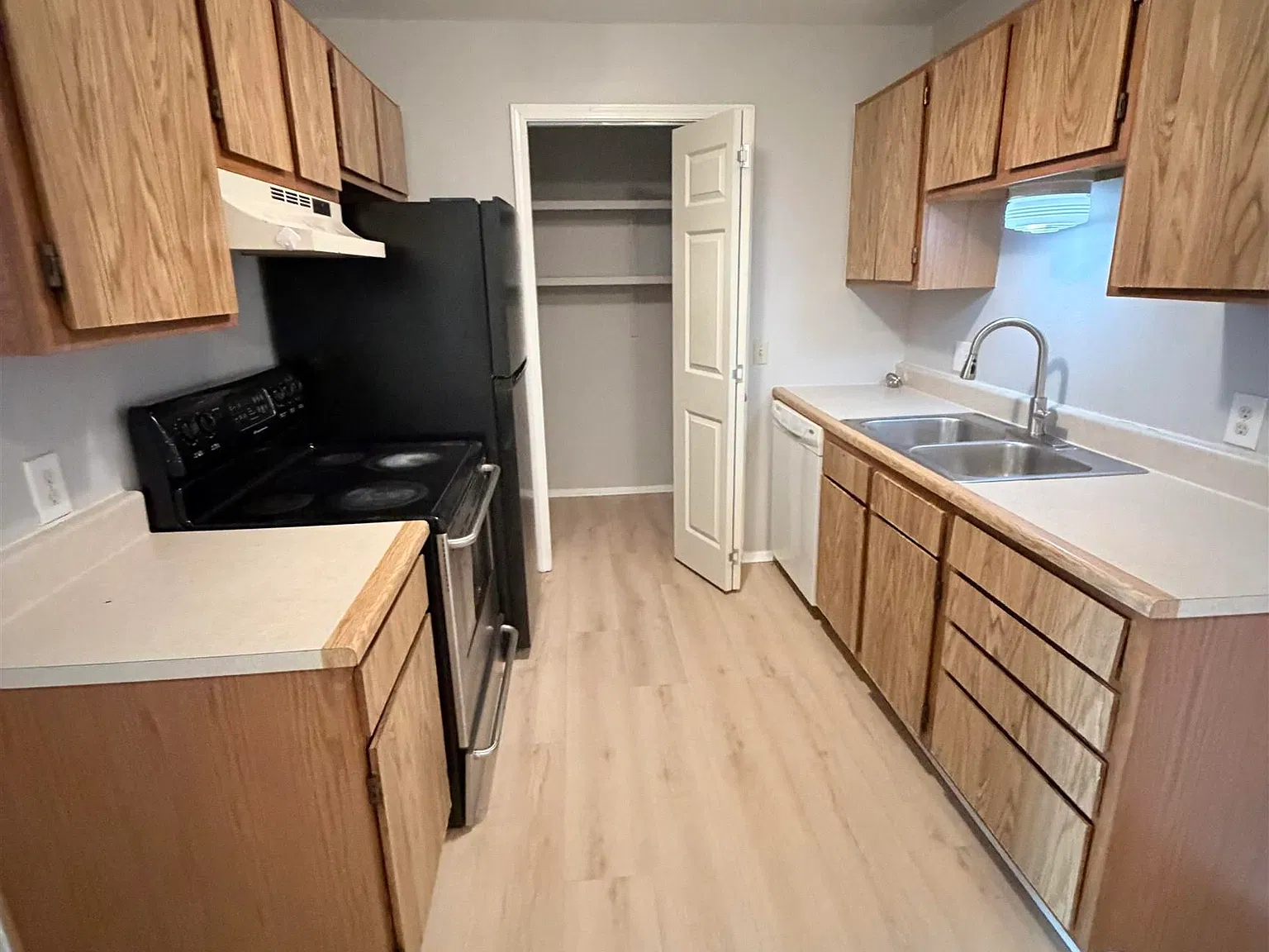 1 bed, 1.0 bath, 695 sqft, $795 — Photo 3