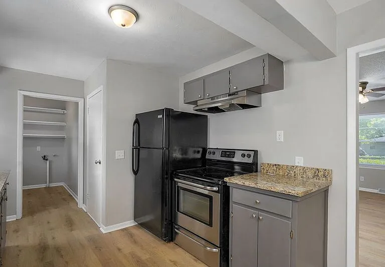 3318 W Dorber Dr — Photo 6