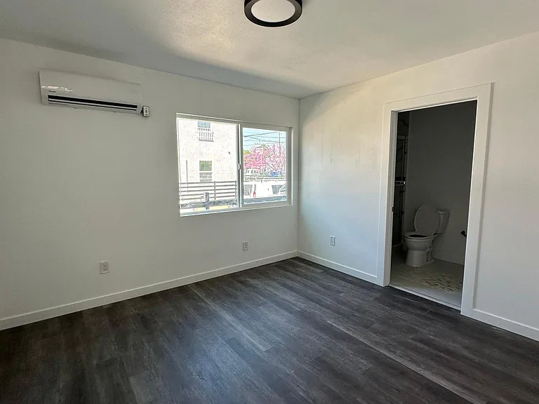 1666 W 36th St #1 — Photo 25