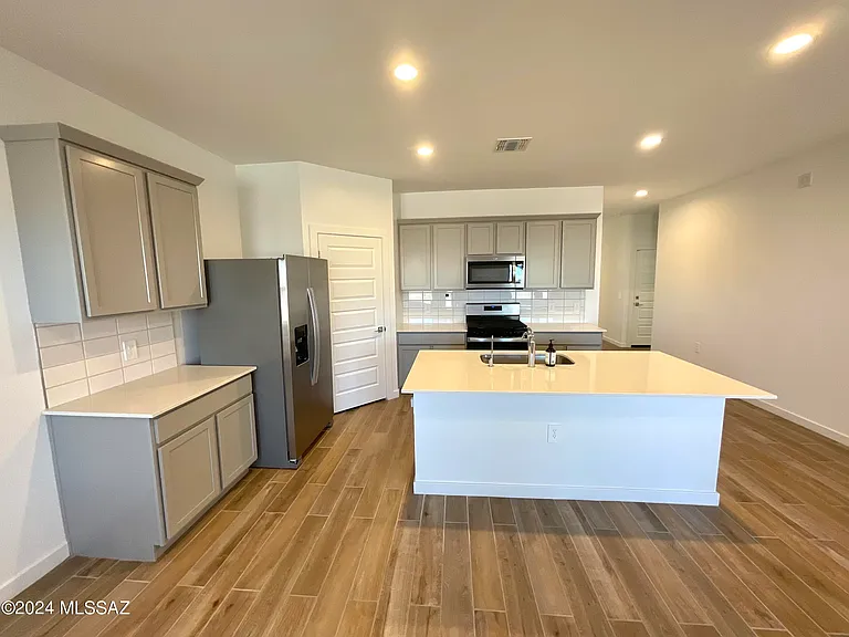 12815 E Russo Dr — Photo 23