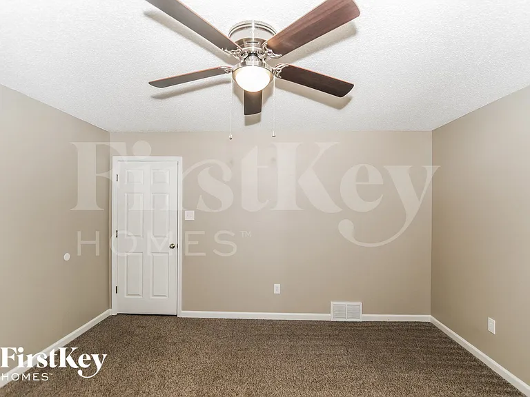 3456 Sunswept Dr — Photo 13