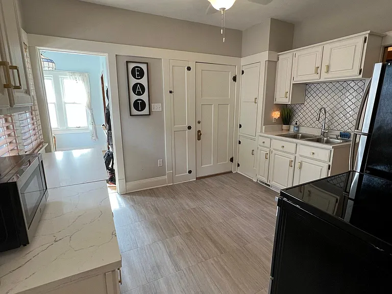 6235 W Lloyd St — Photo 8