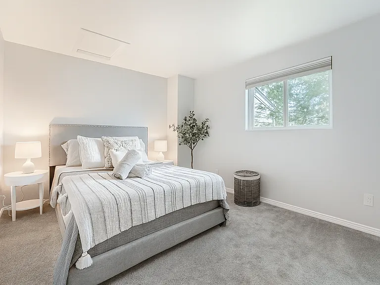Enjoy this queen bedroom to wind down with feeling calm and comfortable