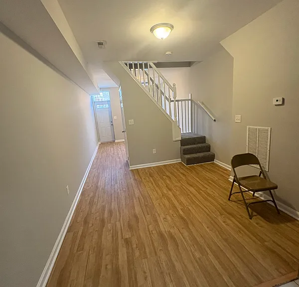 1207 James St — Photo 6