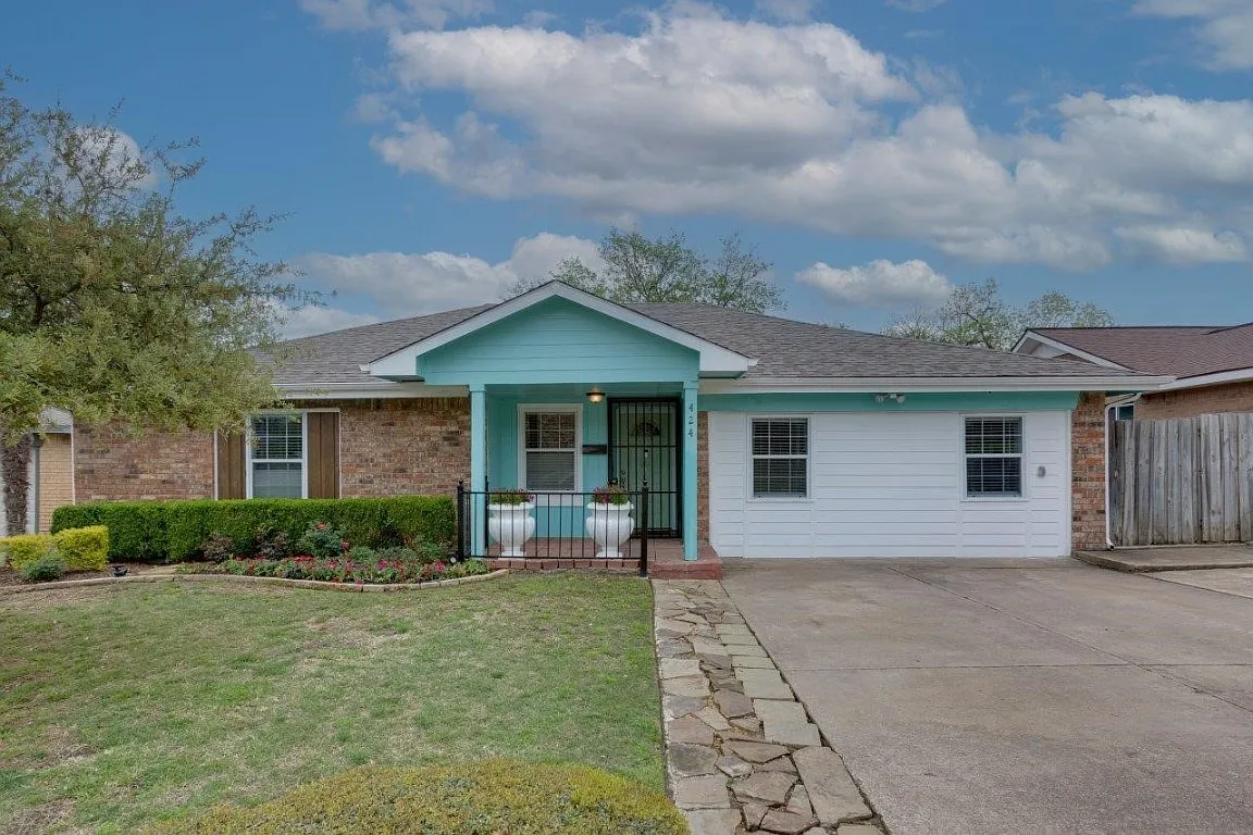 424 Sesame Dr photo 1