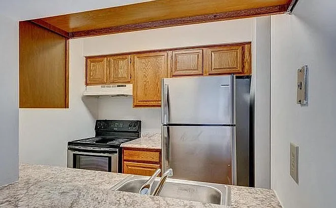 1902 Ravens Crest Dr — Photo 3