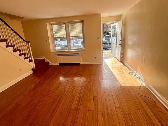 3rd image of 132 Academy Ln