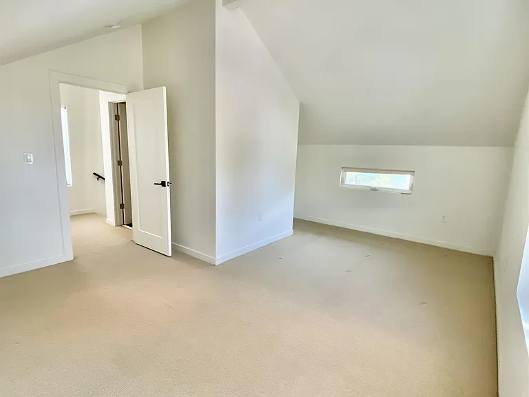 60 E 32nd St #1 — Photo 14