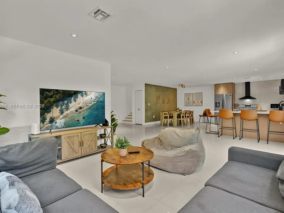 808 SW 29th St