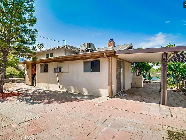 6310 Avenue De Palma — Photo 32