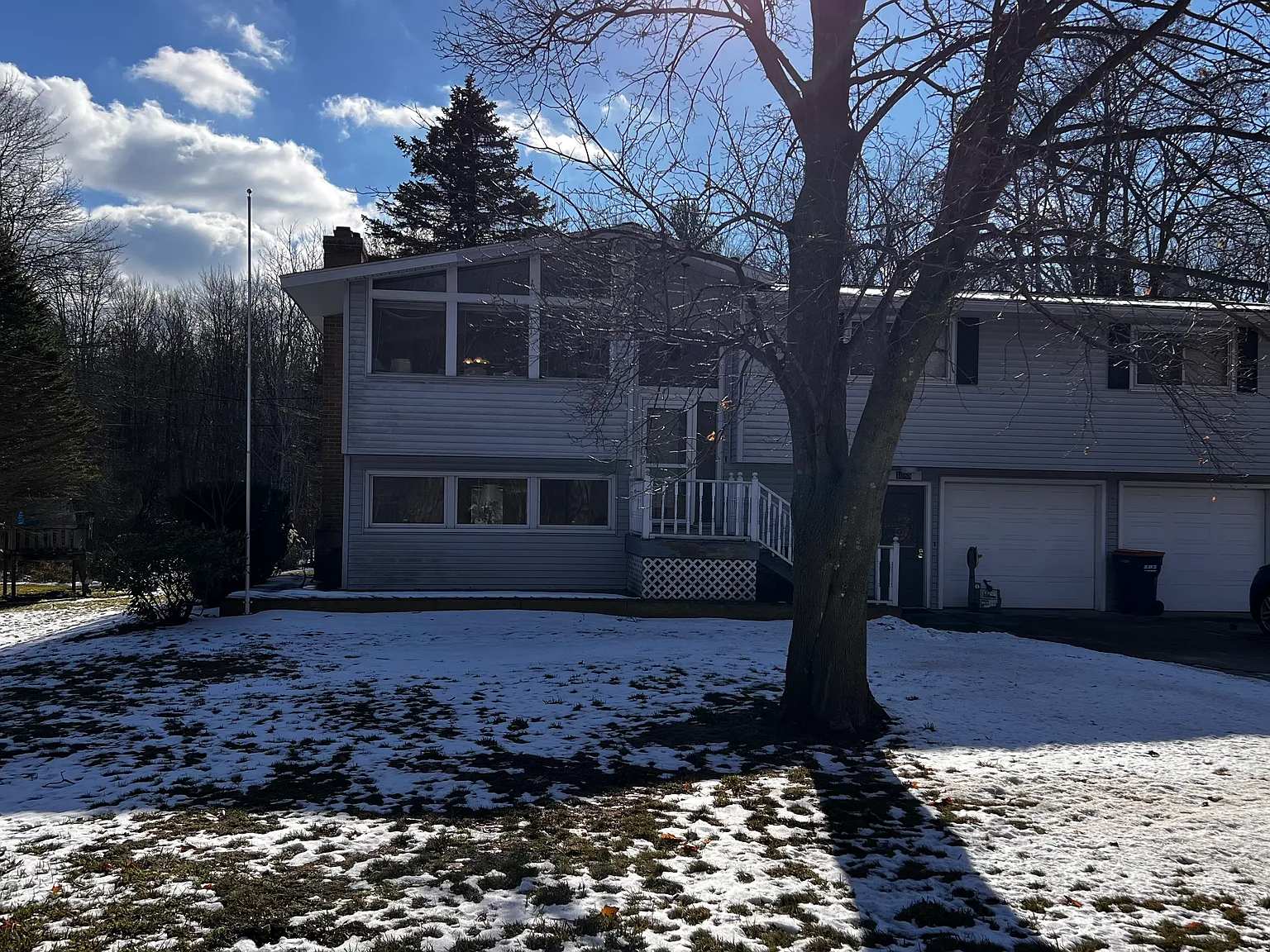 3 bed, 2292 sqft, $2,450 — Photo 2