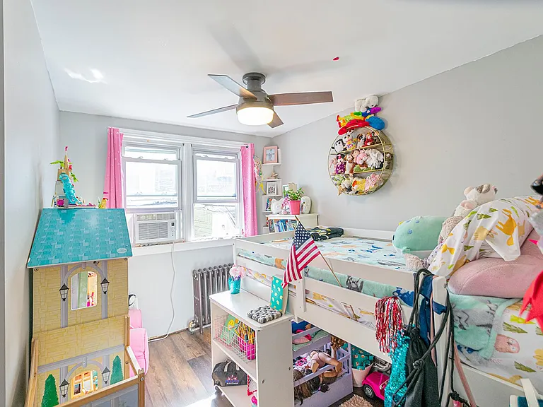 613 S Taney St — Photo 15