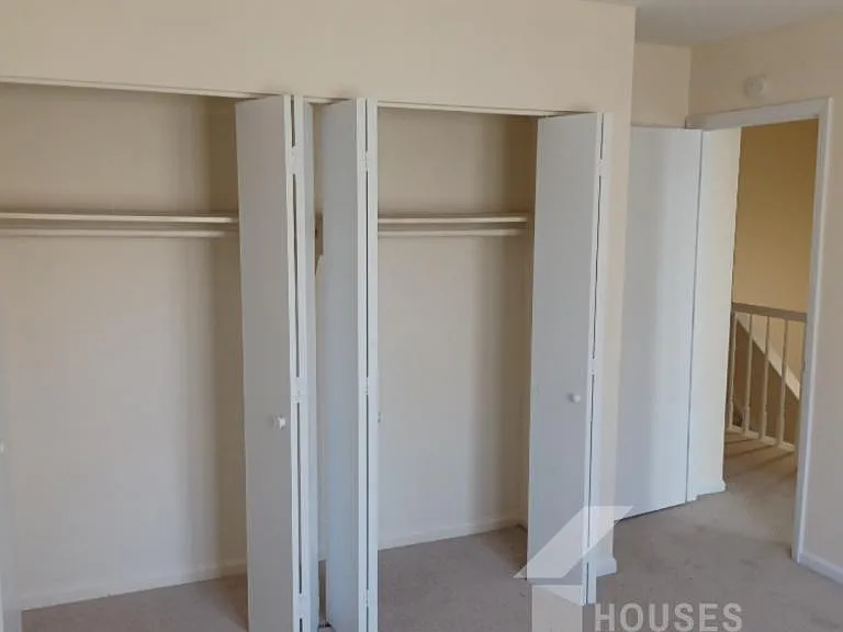 55 Summercreek Dr — Photo 8