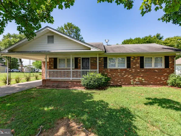 333 Santa Maria Ave, Colonial Beach, VA 22443