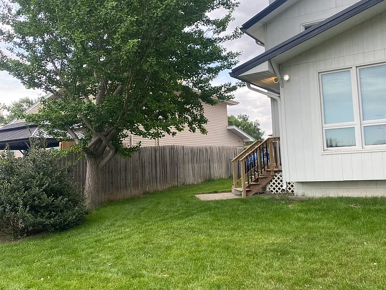 814 Gayle St — Photo 37